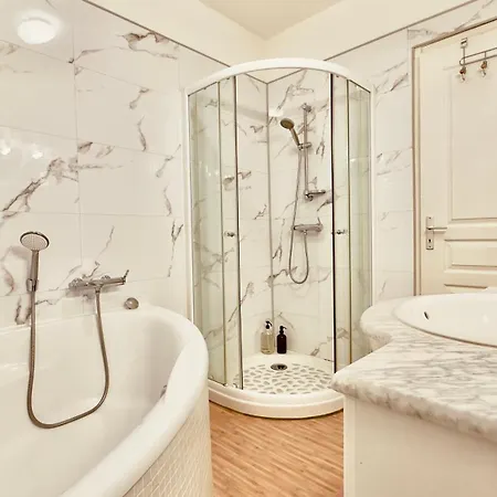 Apartment Puddington Abbey By Art&suites Elegant Xviiie 80m Privatif Centre Calme Et Douceur De Vivre Narbonne